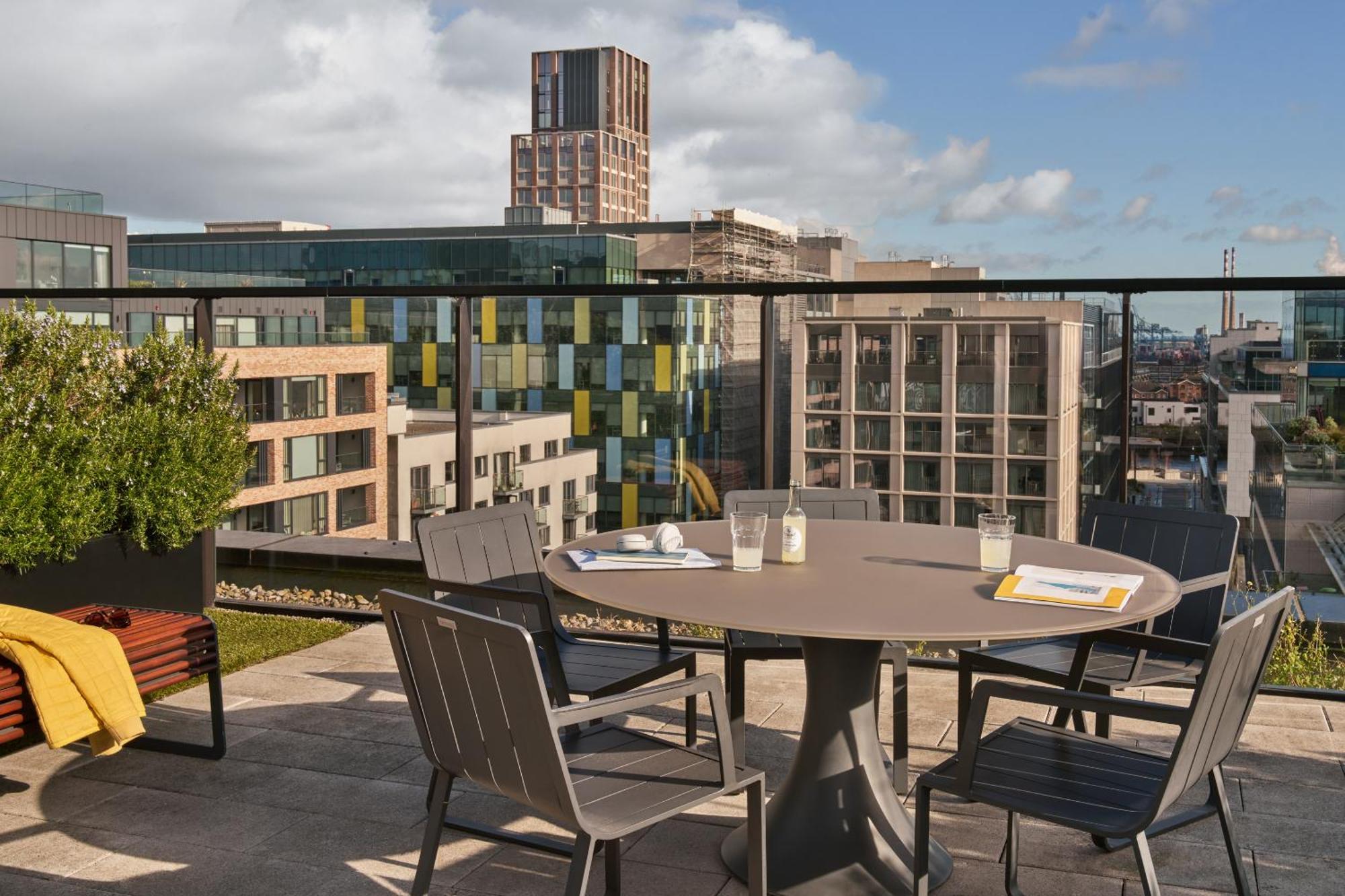 Britain Quay, Sonder Apartments By Marriott Bonvoy Дублин Экстерьер фото
